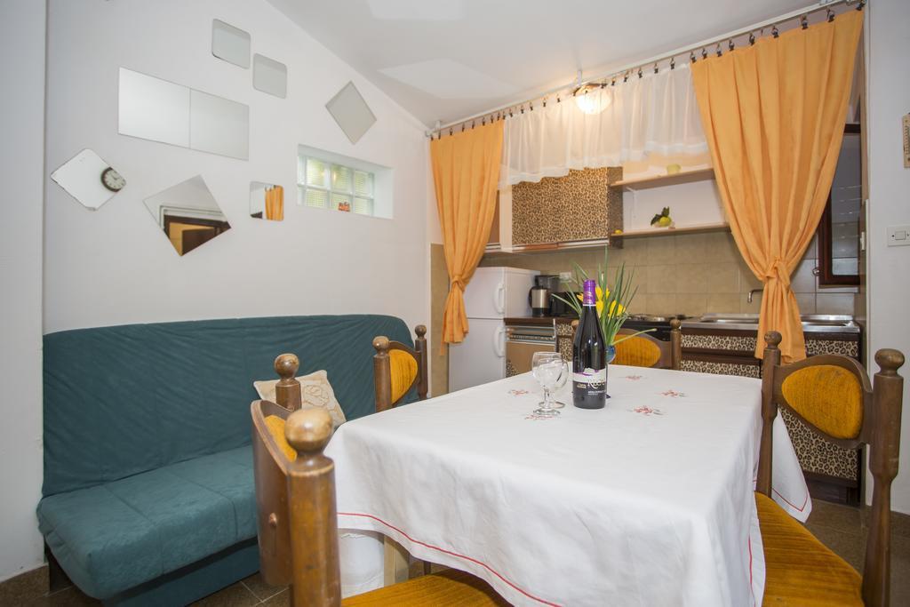 Apartments Pula 1618 Zewnętrze zdjęcie